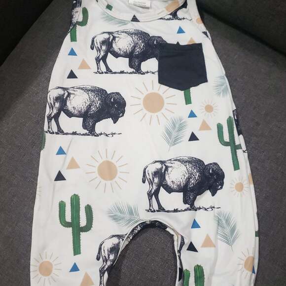 Bison Buffalo Baby Romper 0-3 mths - Picture 1 of 5